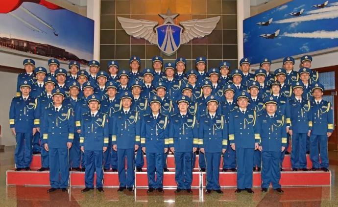 空军举行晋升将官军衔仪式:5人晋升中将,38人晋升少将
