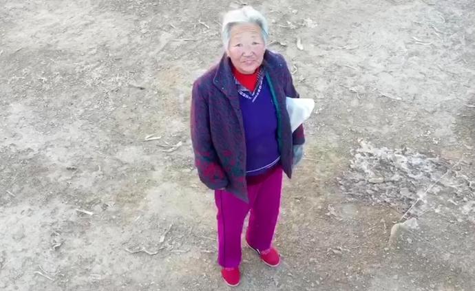 村里派出无人机喊话不戴口罩大爷大妈