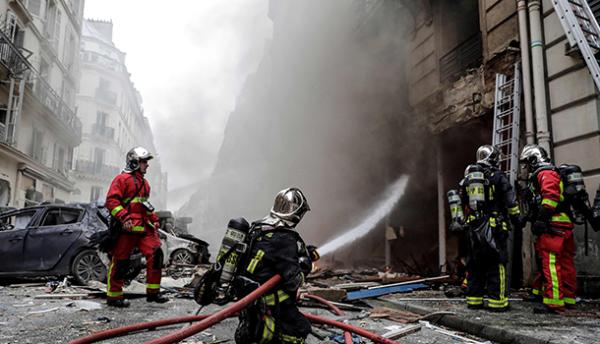 巴黎市中心面包店燃气泄漏导致爆炸,至少20人