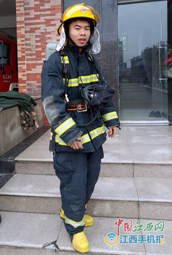 江西瑞昌21岁消防员救人时被砸牺牲,省公安厅