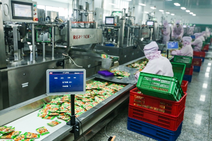 经过淘宝天天特卖c2m改造后,四川某食品厂生产线数字化程度大幅提高