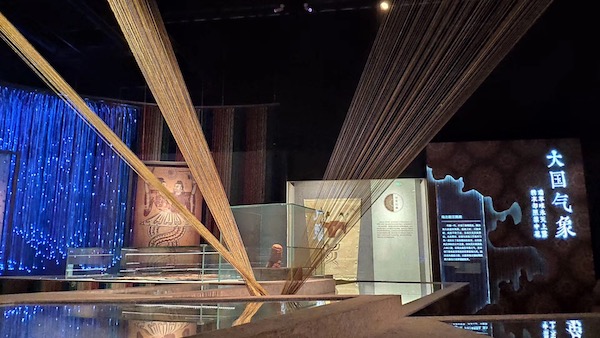 “古代丝织品文化展”，首博讲述织绣印染文化的绚烂