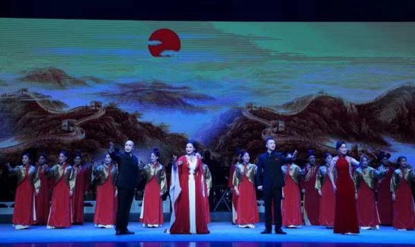 海派京剧组曲《大梦中国》首演，京剧与舞蹈、合唱融合