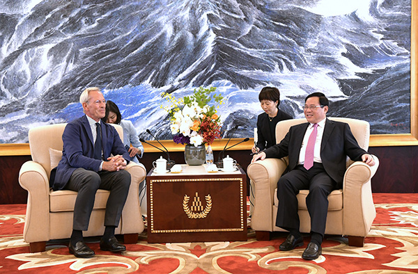 知名国际企业家再次聚首上海，李强与新老朋友会面时聊了这些
