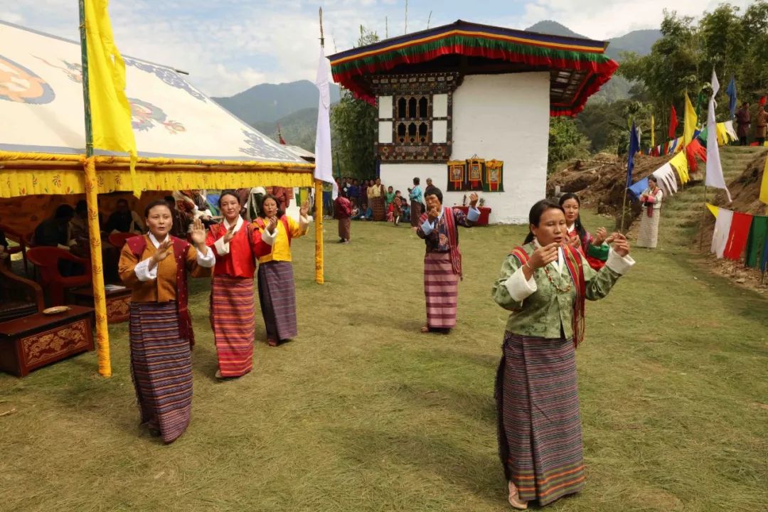 不丹的文化避难所中，人们依然过着传统生活，也欢迎远道而来的外来拜访者
