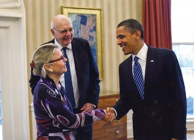 同安克一起，与奥巴马总统会面。</p><p>（白宫官方照片；保罗·沃尔克的私人收藏）