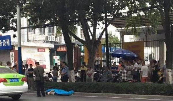 陕西汉中文明小区兴汉路皇后酒店对面 男子被传销组织打死扔路边