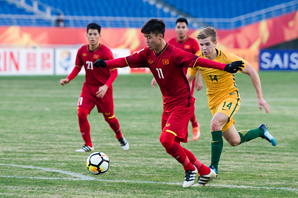 越南足球进亚洲杯四强了,未来我们真连越南都
