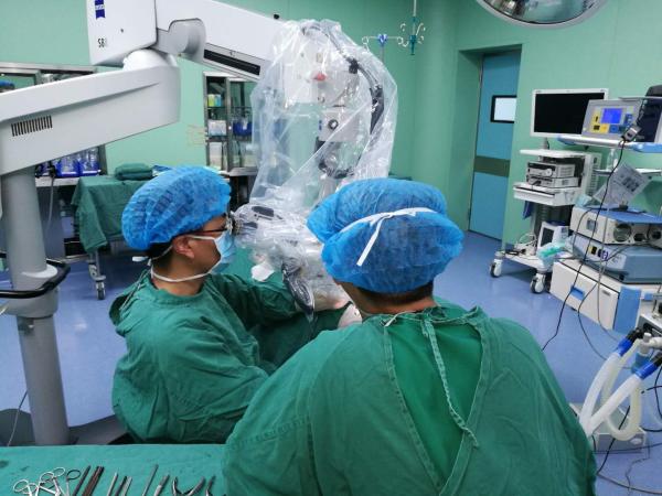 巴彦淖尔市医院耳鼻喉科完成5例中耳炎手术