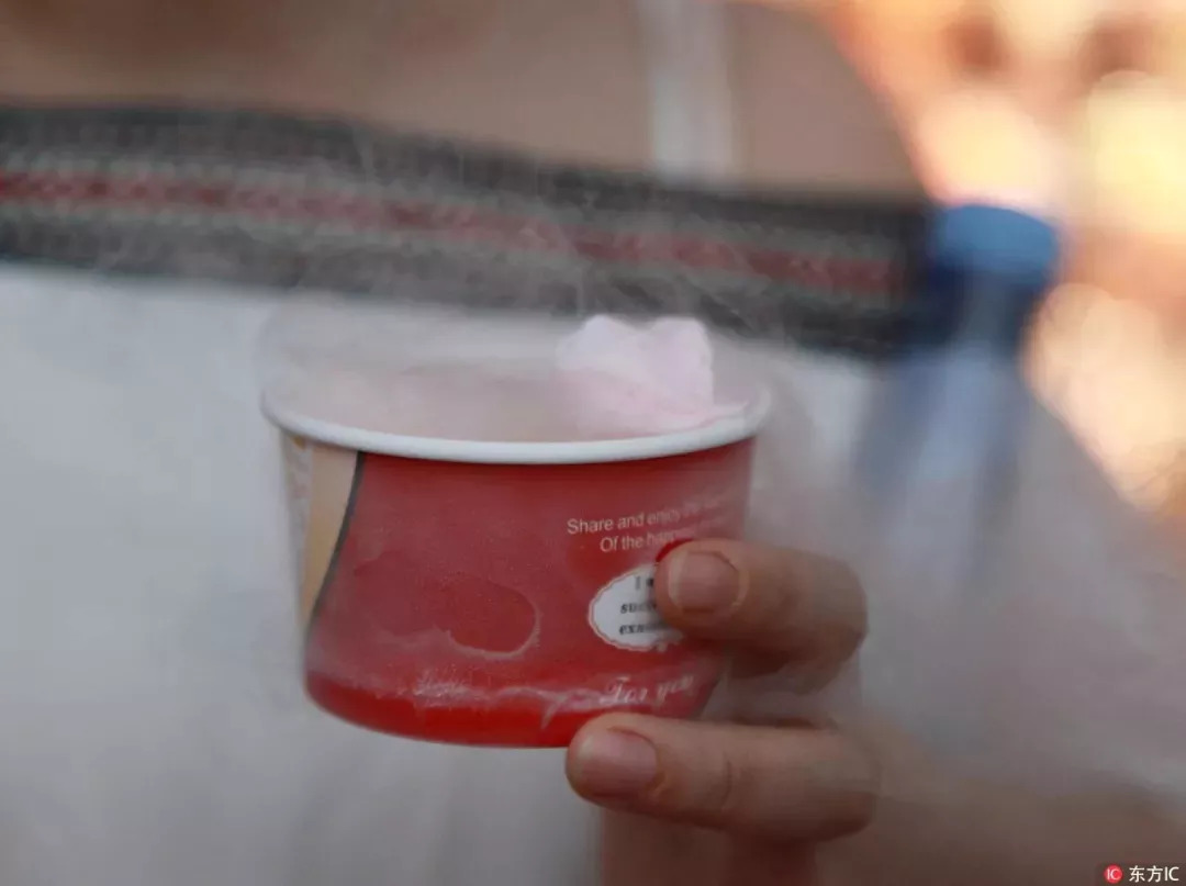 网红冒烟冰淇淋冻伤柳州五岁女孩,原料中含-1