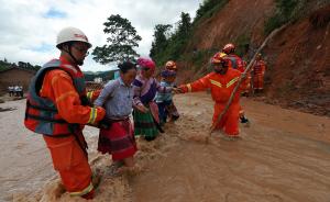 直击丨云南麻栗坡山洪泥石流致8死，山体滑坡道路通讯中断