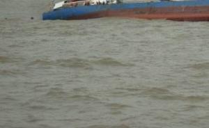 长江万州段一工程船翻沉，暂无人员伤亡