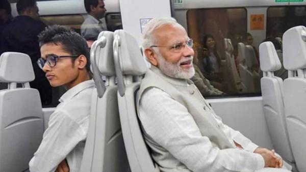 避免堵车，印度总理莫迪选轻轨出行