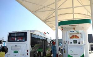 武汉氢燃料电池动力公交车投入商业化示范运行