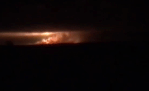 乌克兰军火库爆炸，万人撤离伤亡未知