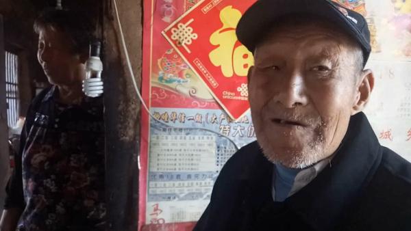 111岁老人爱吃肉，笑称“三朝元老”