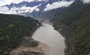 雅鲁藏布江堰塞湖成因：源头冰崩，冰丘冲至江边阻断江水