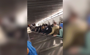 罗马地铁扶梯失控20伤，或因球迷蹦跳