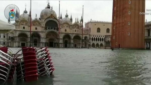 “水城”威尼斯遇强降雨，七成区域被淹