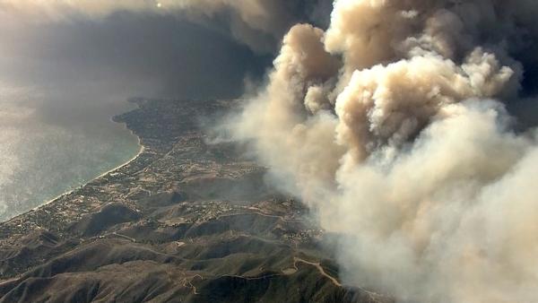30万人大撤离：美国加州遇史上最强山火