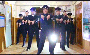 跳起来！快看俄罗斯警察的魔性舞蹈