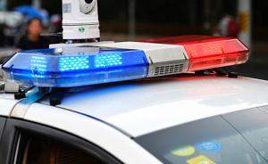 四男子屋内玩1元“斗地主”因争执互殴，1人抢救无效死亡