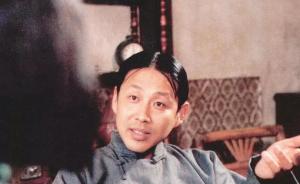 《围城》出版前，钱锺书常被人介绍为“杨绛的丈夫”