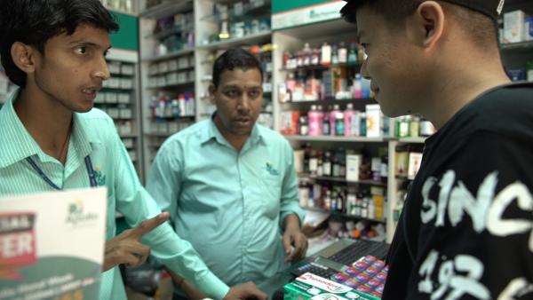 抗艾｜一名HIV携带者的印度寻药记