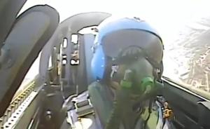 海军航空兵一战机空中遭遇险情，飞行员驾驶起火战机安全着陆