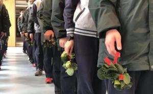 青菜搬上领奖台：杭州一所初中向优秀学生奖励天台自种青菜