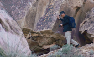 裕固族牧民十五年翻山越岭，寻找遗失的“岩画”