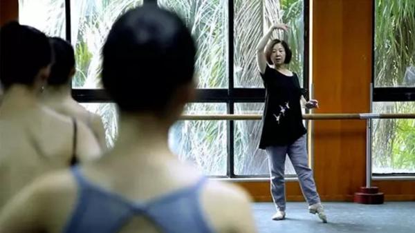 《红色娘子军》主演薛菁华：如果有下辈子，我还要继续跳芭蕾