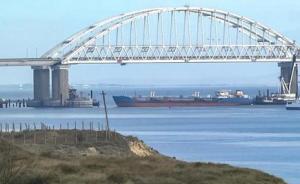 俄罗斯不急着放人，乌克兰船只欲再闯刻赤海峡