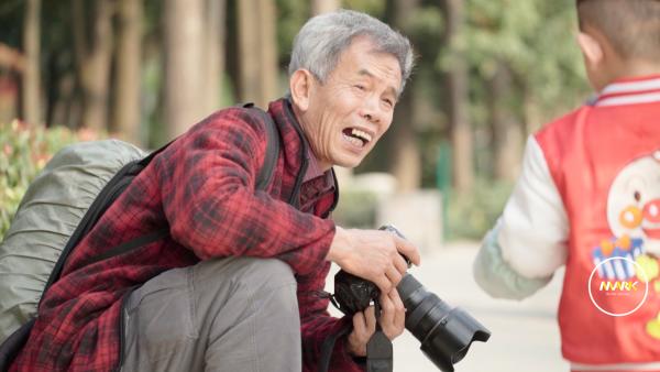 他拍摄武汉四十年：如果你拍得不够好，是你走得不够“近”