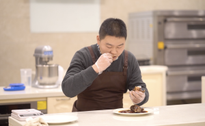 一年啃2000個(gè)兔頭,年薪30萬(wàn)“品兔師”成新興職業(yè)