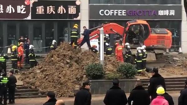 南京大学科学园内工地坍塌，致1死1伤