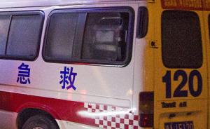 北京一小客车不避让正运送病人的救护车，司机被罚