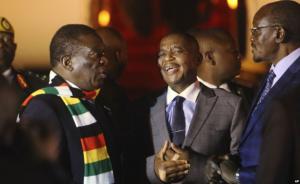 油价上涨引发抗议，津巴布韦总统急回国