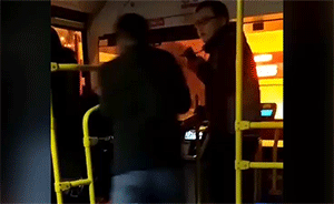 重庆再现乘客殴打公交车司机事件
