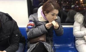 马上评｜“凤爪女”转战北京地铁，对这样的奇葩真没招了？
