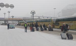 春运守护者｜八百公里冰雪路：青海交警护送数千玉树学生回家