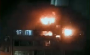 长春通报：一小区单元楼燃气泄漏引发火灾，现场1死3伤