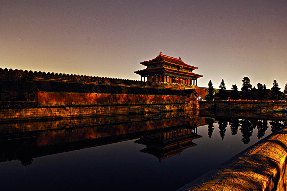 11-VCG114264397962011年09月21日，北京，北京，故宫角楼和神武门，夜色时分、唯美幽静。