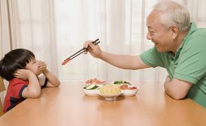 春节假期，有多少孩子是揣着消食片去的祖父母家