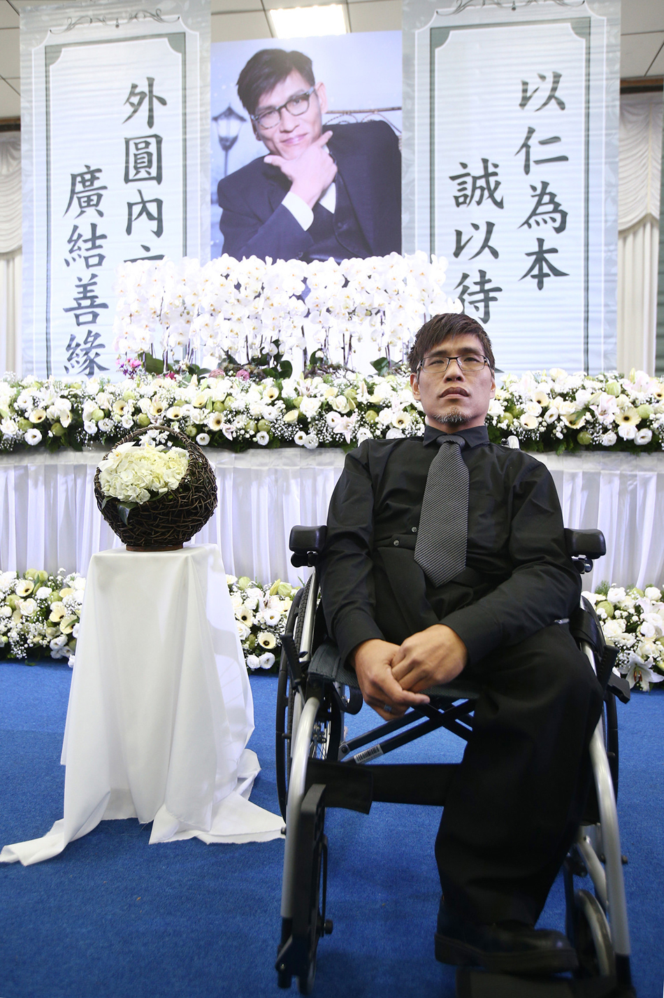 10-6019592044376228762019年2月19日，中国台湾首对连体婴的哥哥张忠仁上午举行告别式。