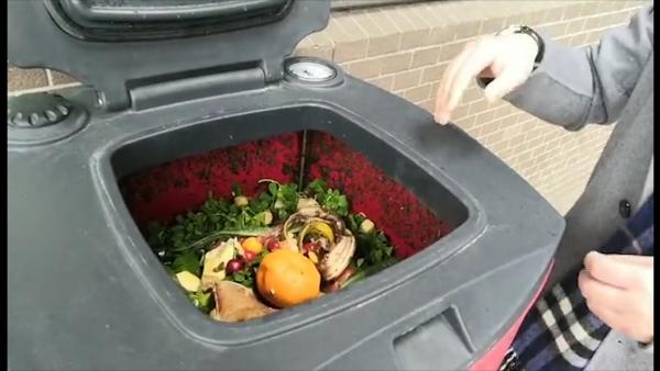 这个神奇的桶，吃进去垃圾吐出来肥料
