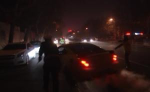 驚險22秒，跑車遇路檢逆行瘋狂逃竄