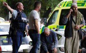 新西兰清真寺枪案幸存者：枪手换三次弹匣向前排人群逐个射击