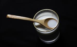 江苏兴化多次发现“问题奶”流入校园，教育局终止供应学生奶