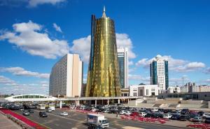 哈萨克斯坦首都改名致敬开国总统，未经公投引发民众斗殴